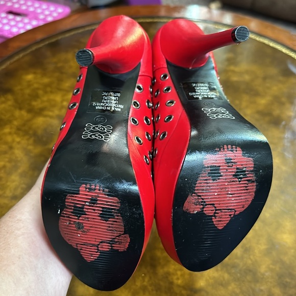 Abbey Dawn by Avril Lavigne Holly Chart Topper platform pump red US 8.5 USED - Picture 5 of 9